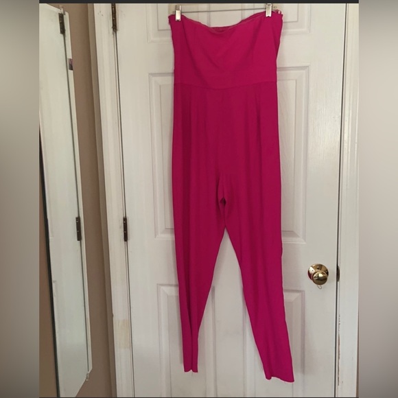 Alexia Admor Woman’s pink strapless jumpsuit size 8 - Picture 4 of 13